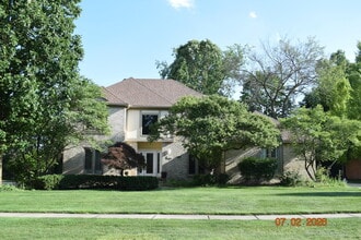 Building Photo - 1431 Provincial Dr