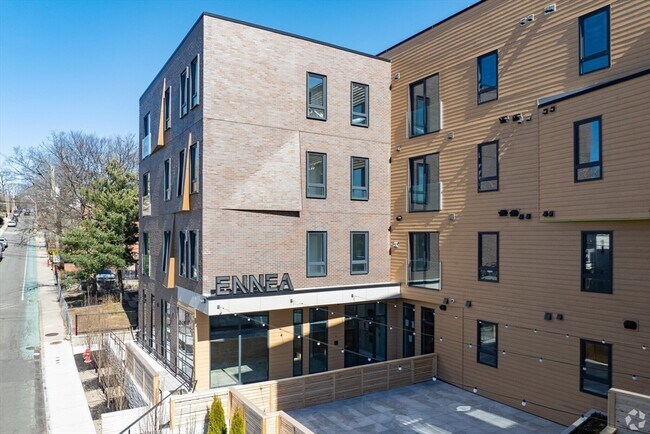 Building Photo - 9 Central St