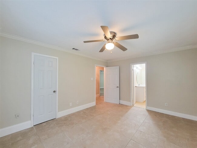 Building Photo - 25723 Glen Loch Dr