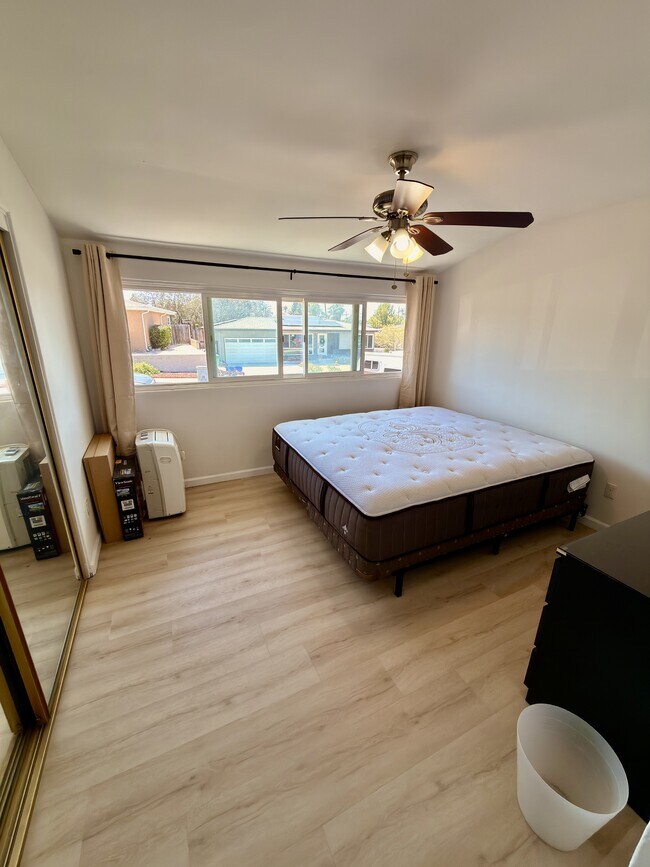 Building Photo - 5265 Bocaw Pl