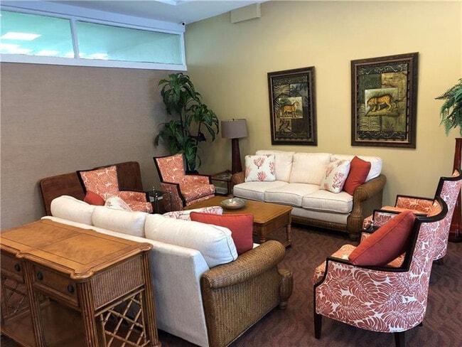 Building Photo - 1301 E Hillsboro Blvd