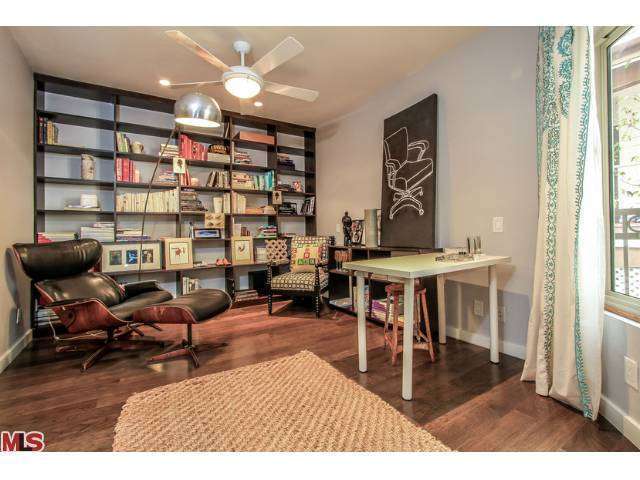 Building Photo - 141 S Clark Dr