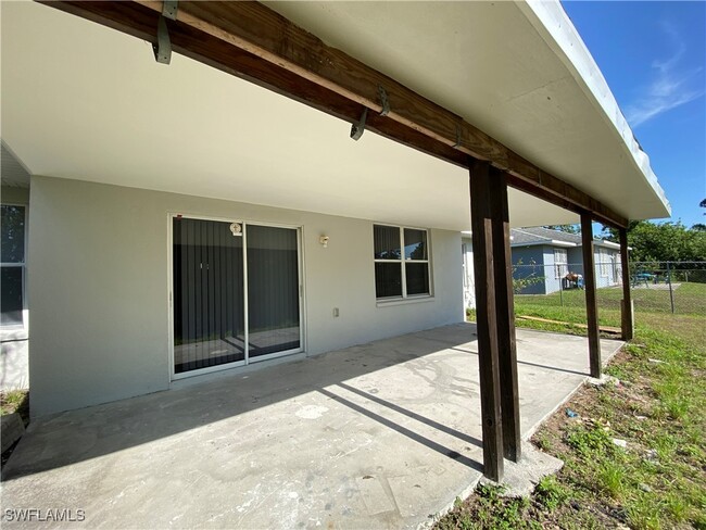 Building Photo - 539 Alexia Ave S