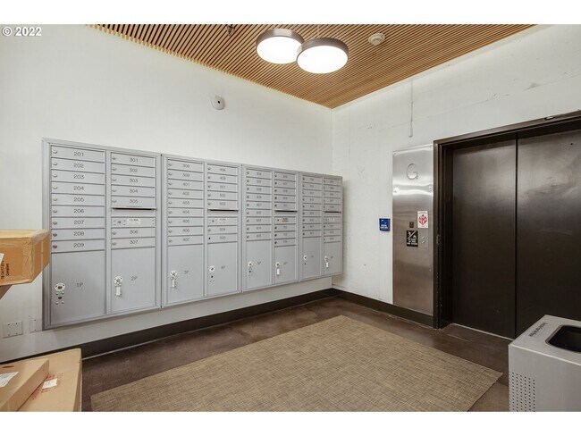 Building Photo - North Park Lofts - Historic Pearl District Warehouse Studio w/parking/most utilities/private balc...