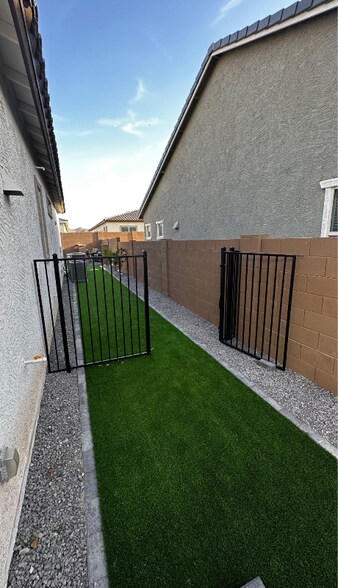 Building Photo - 4011 W Estes Way