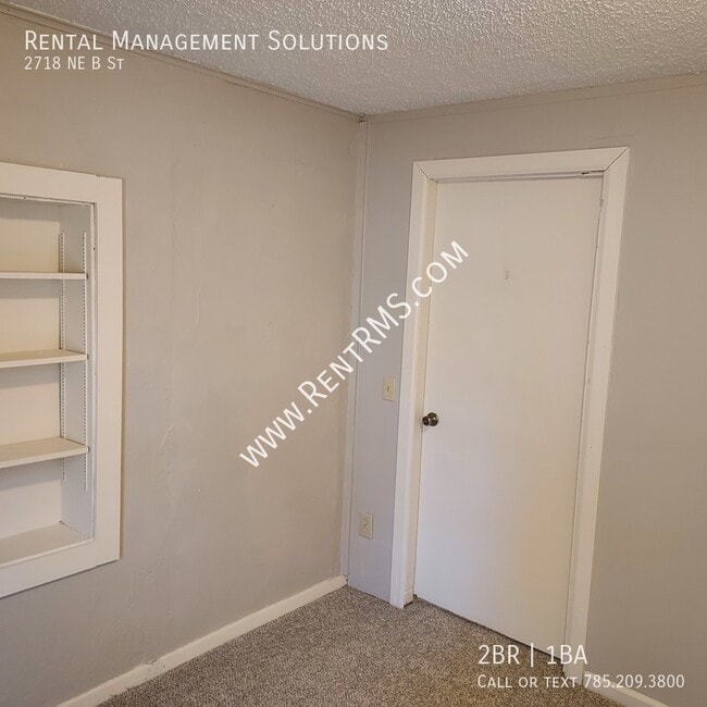 Building Photo - 2718 NE B St