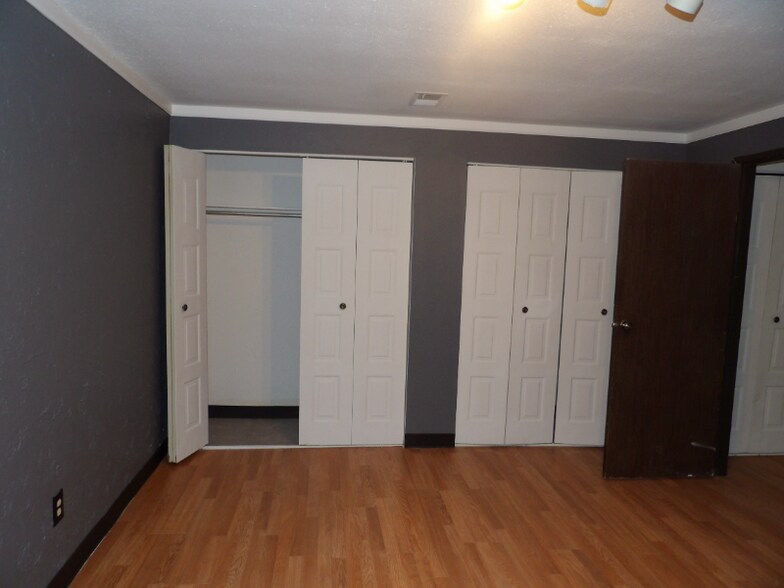 Building Photo - 226 W Rockrimmon Blvd