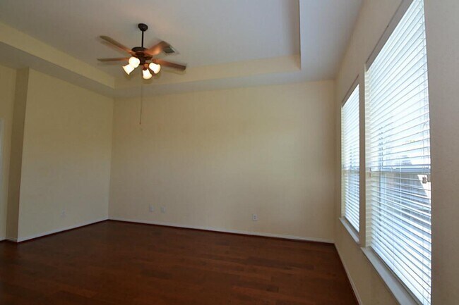 Building Photo - 6606 Cadogan Ct