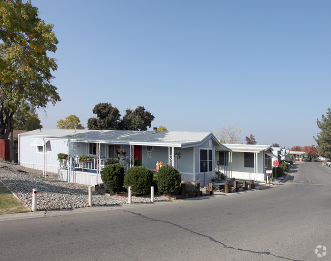 Building Photo - Hanford Del Arroyo Estates