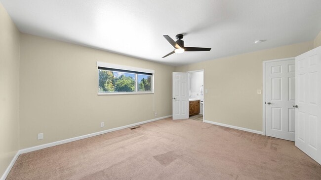 Building Photo - Southwest Reno Stunner - One of a Kind!!!!