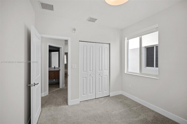 Building Photo - 10270 NW 66th St