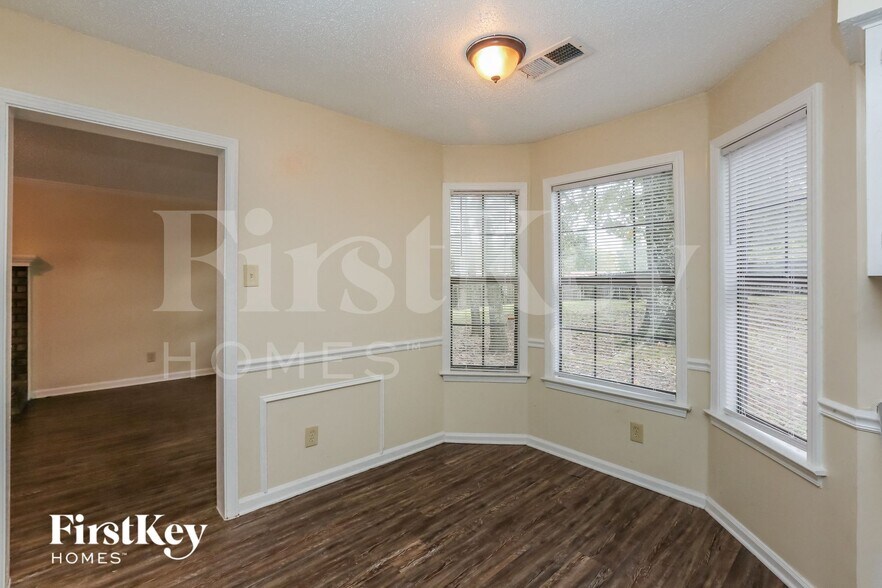 Building Photo - 3697 Beckman Dr