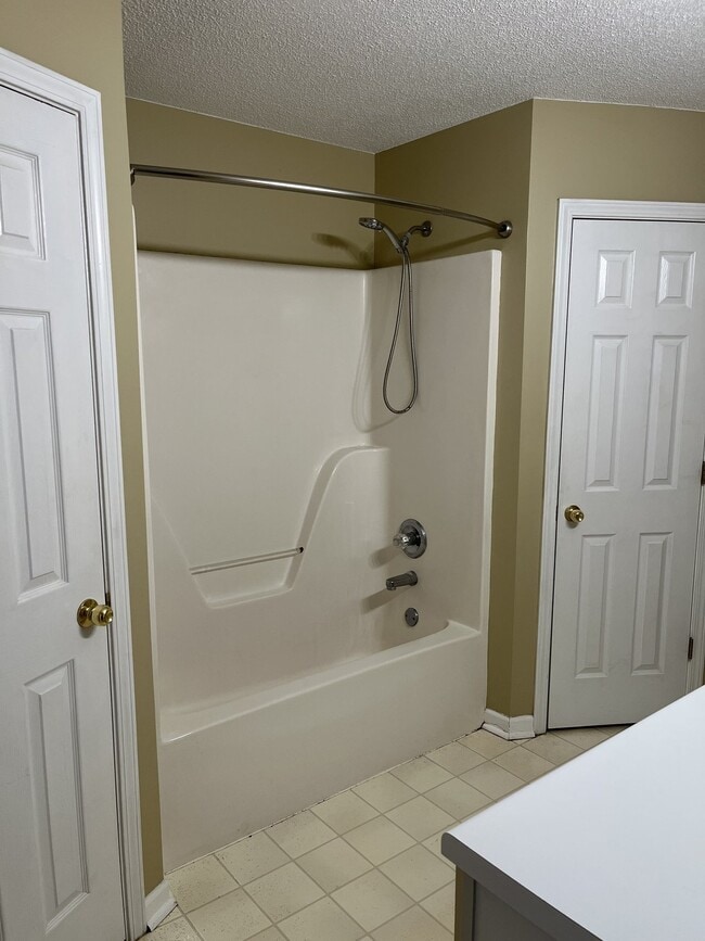 Building Photo - 5070 Boyd Dr