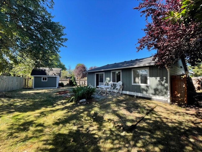 Building Photo - Charming 3 Bed/2 Bath Rambler in NE Tacoma — Cul-de-Sac Living with a Fenced Yard