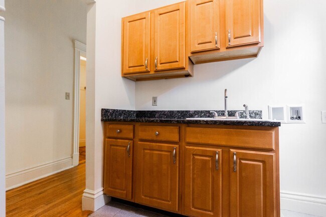 Building Photo - Fenway Studio No Broker Fee - Modern FInishes - Nice Building