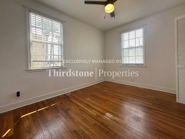 Building Photo - 319 1st Ave N