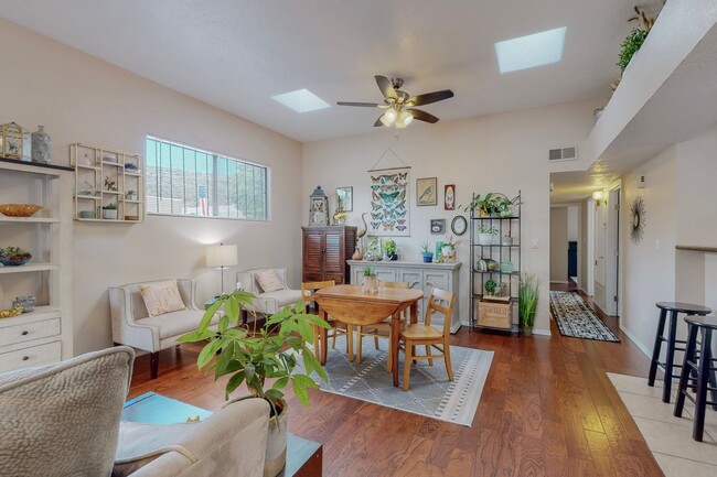 Building Photo - UNSER/LADERA 2 Bedroom  2 Bath  2 car gara...