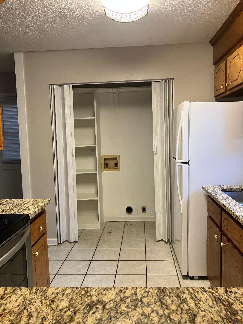 kitchen laundry area - 221 Plantation Rd