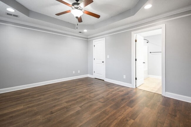 Building Photo - Pet Friendly Three Bedroom!
