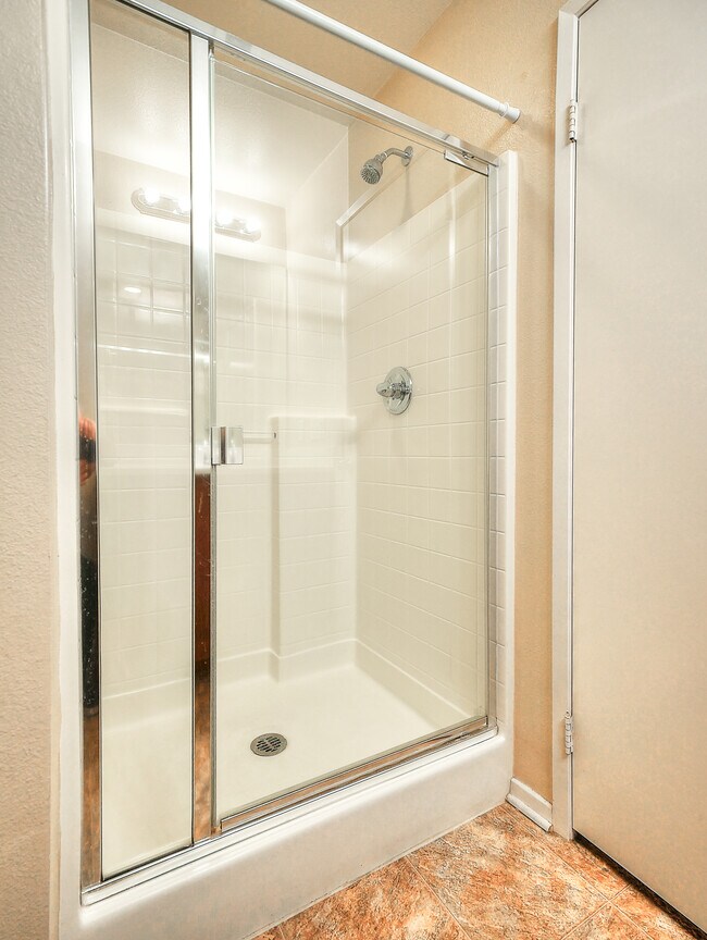 Building Photo - 34212 Woodmont