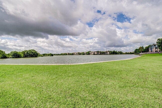 Building Photo - 18800 Egret Bay Blvd