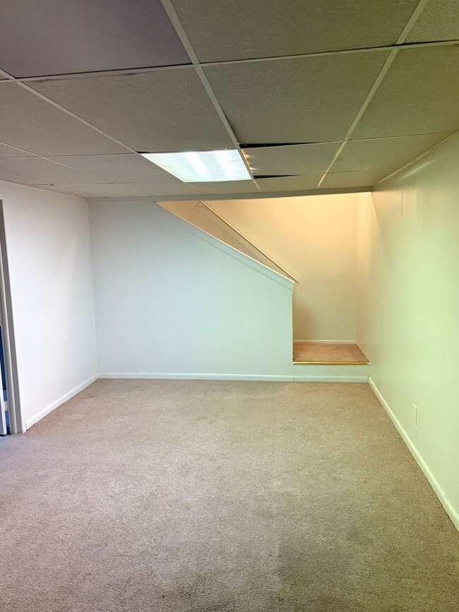 Building Photo - Newly Renovated! - 2 Bedroom, 1.5 Bathroom Condo In Van Buren Twp, Mi