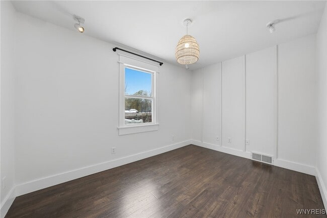 Building Photo - 4316 Clinton St