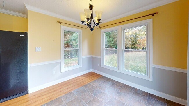 Building Photo - 367 London Rd