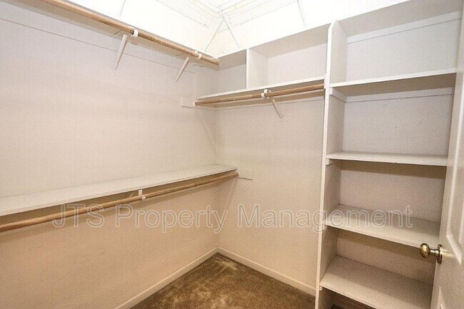 Building Photo - 3240 Big Bear Dr
