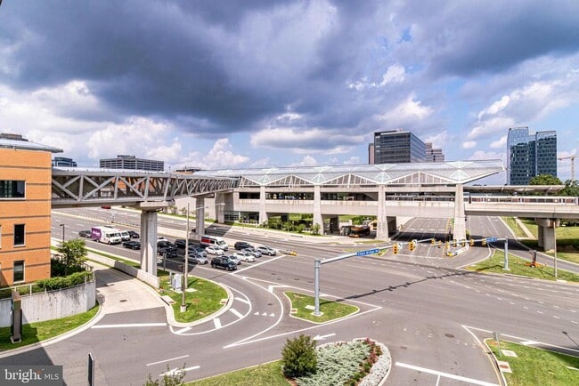 Building Photo - 6810 Weaver Ave