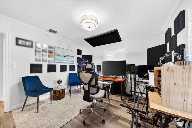 Building Photo - 6257 Bluebell Ave