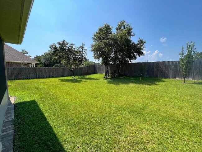 Building Photo - 5148 Sandy Shores Dr