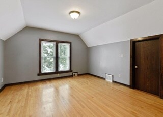 Building Photo - 892 Margaret St