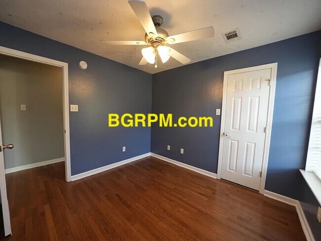 Building Photo - 4 Bdrm, 2 Bath, Cabot Home,