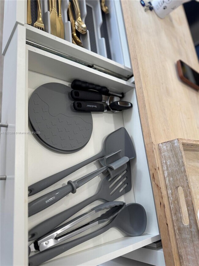 Building Photo - 536 14th St