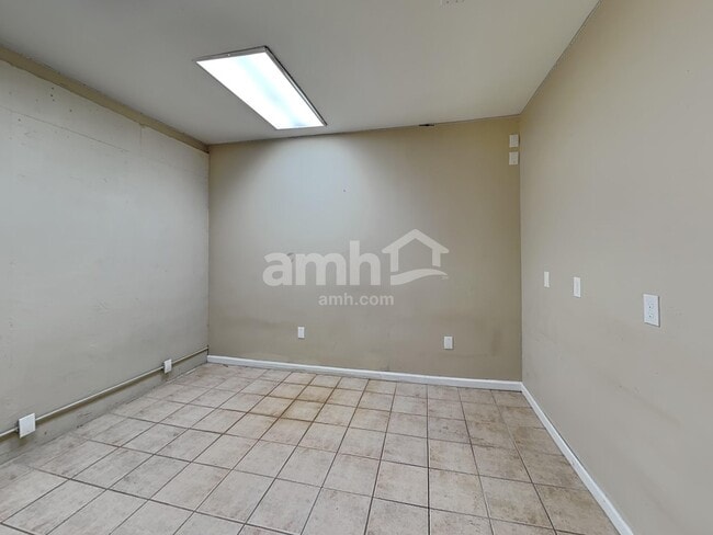 Building Photo - 5701 Rutland Cir