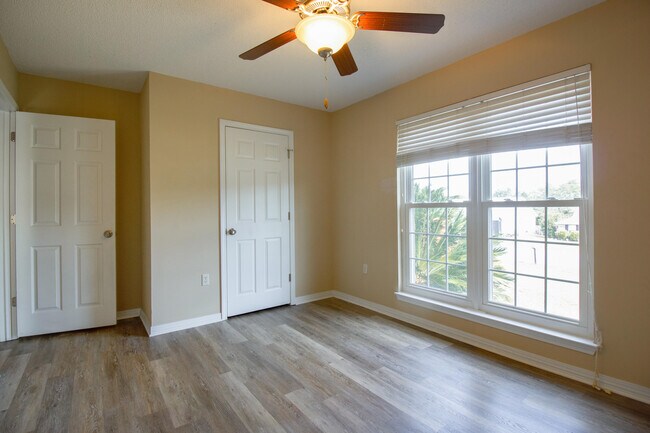 Building Photo - 4724 Whitewater Ln