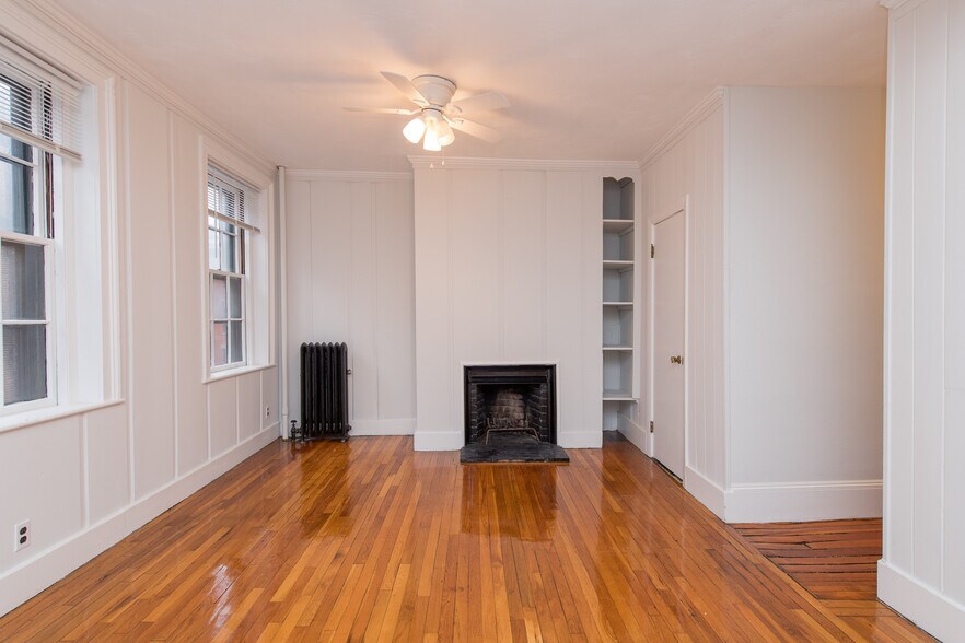 Building Photo - 85 Myrtle St