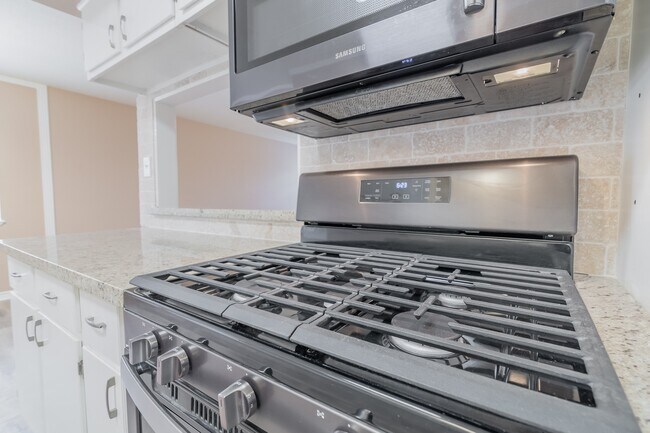 Building Photo - 510 Alison St