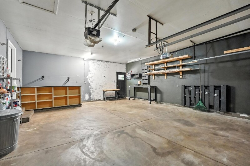 Building Photo - 4100 E 112 St