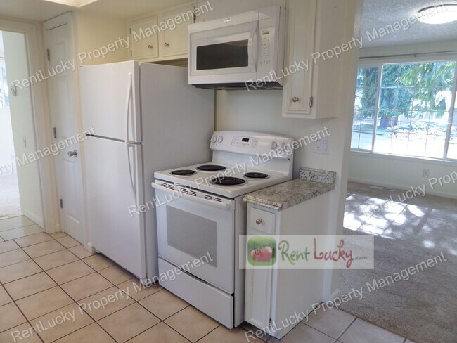 Building Photo - Adorable 3-Bedroom Home with Fenced Yard in Great Bothell Neighborhood!