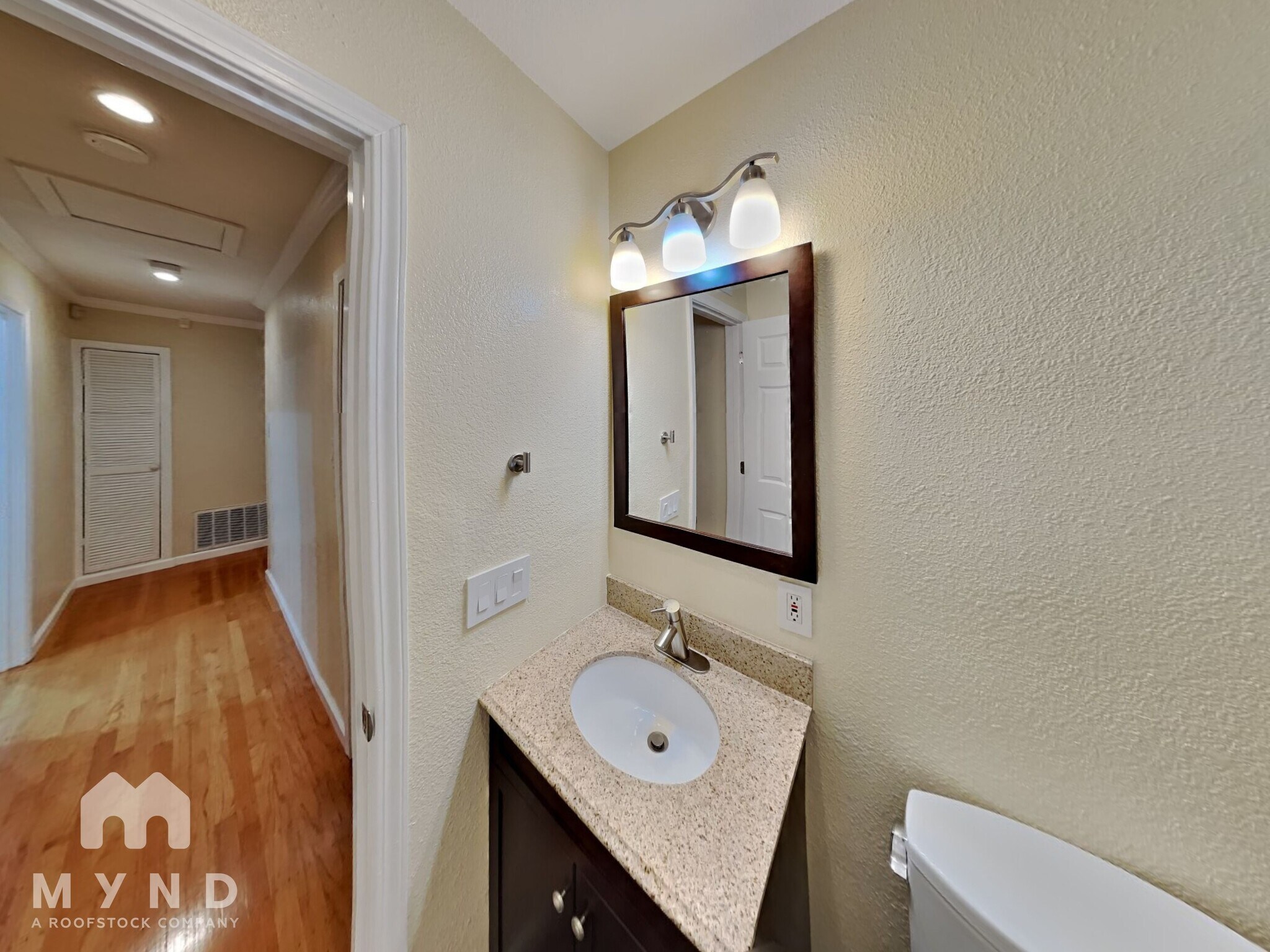Building Photo - 4690 Cambio Ct