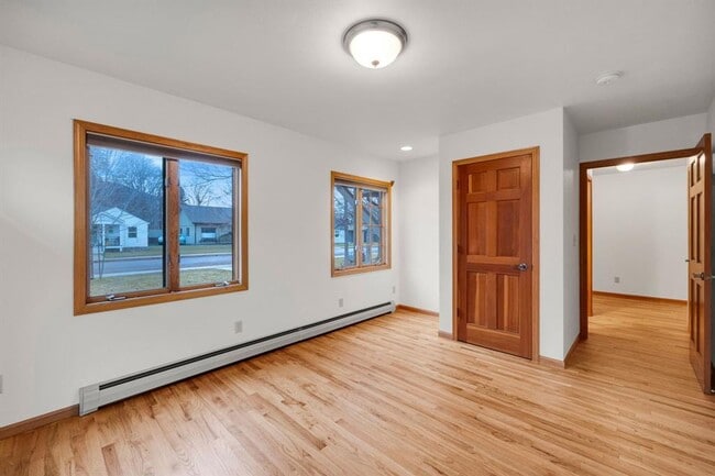 Building Photo - Great 3br Home Near UM Available ASAP