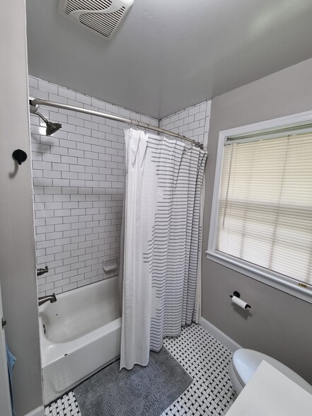 Building Photo - 6205 Quebec Pl