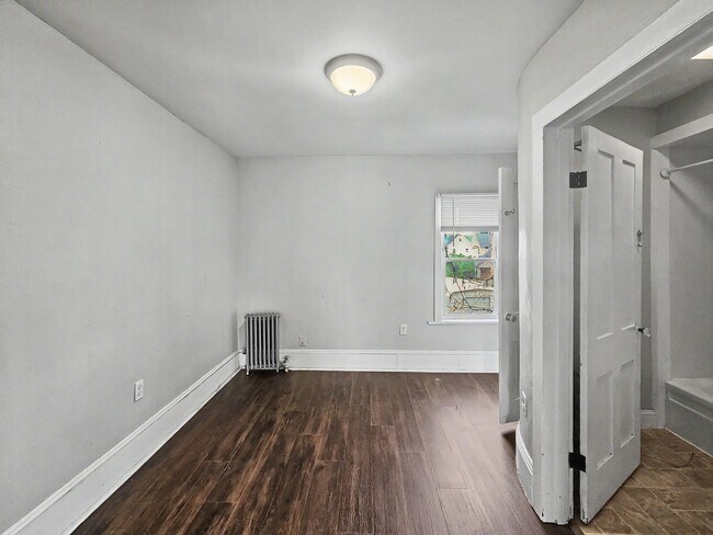 Building Photo - 1019 N Irving Ave