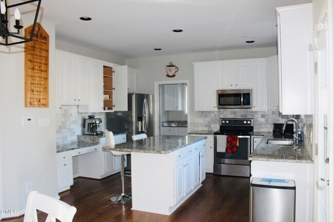 Building Photo - 1517 Wood Spring Ct