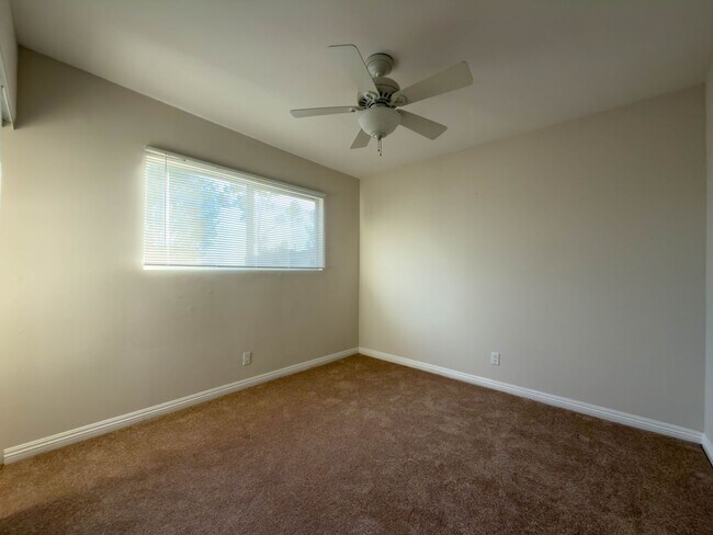 Building Photo - Spacious 4BR with Bonus Room in Cabrini Villas!