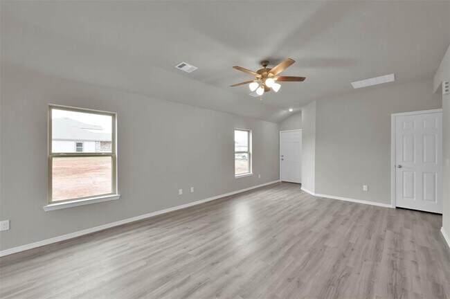 Building Photo - 488 Dalloway St
