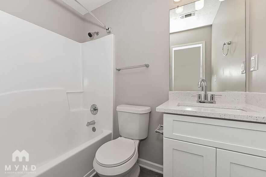 Building Photo - 10395 Starling Trail