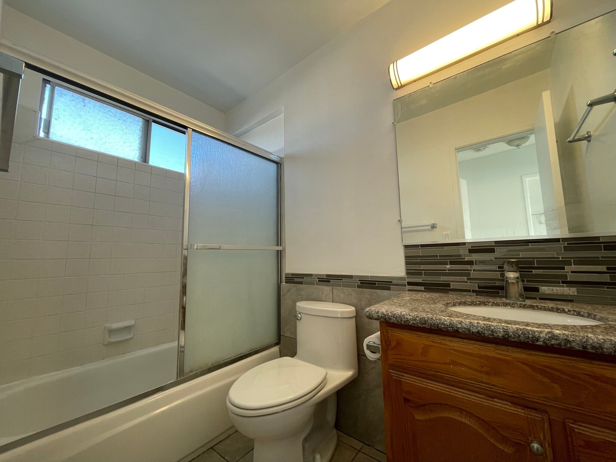 bathroom unit 4 - 571 W 12th St